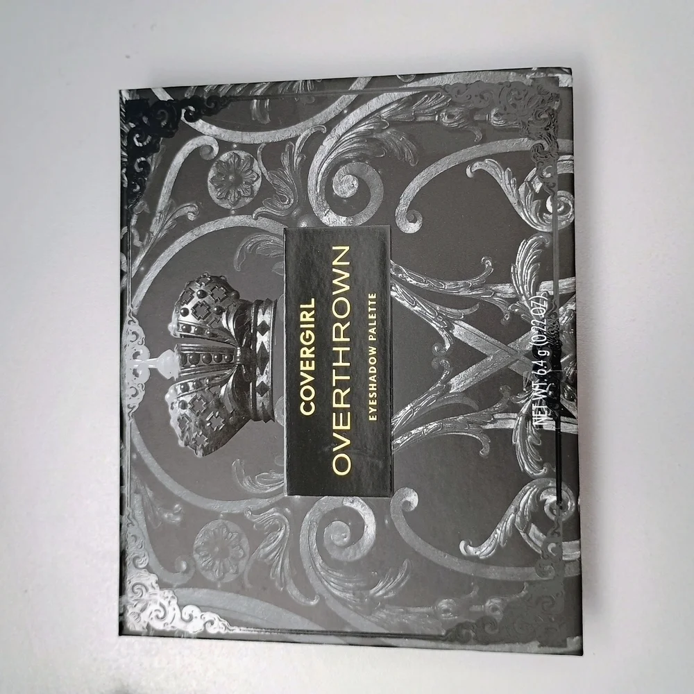 COVERGIRL Overthrown Eyeshadow Palette